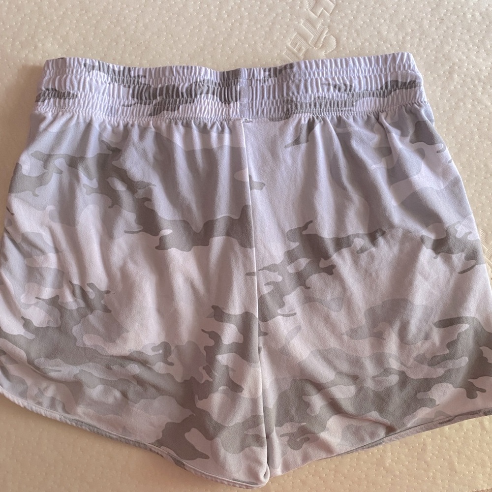 Woman’s Grey and White Camouflage Shorts - Picture 2 of 4